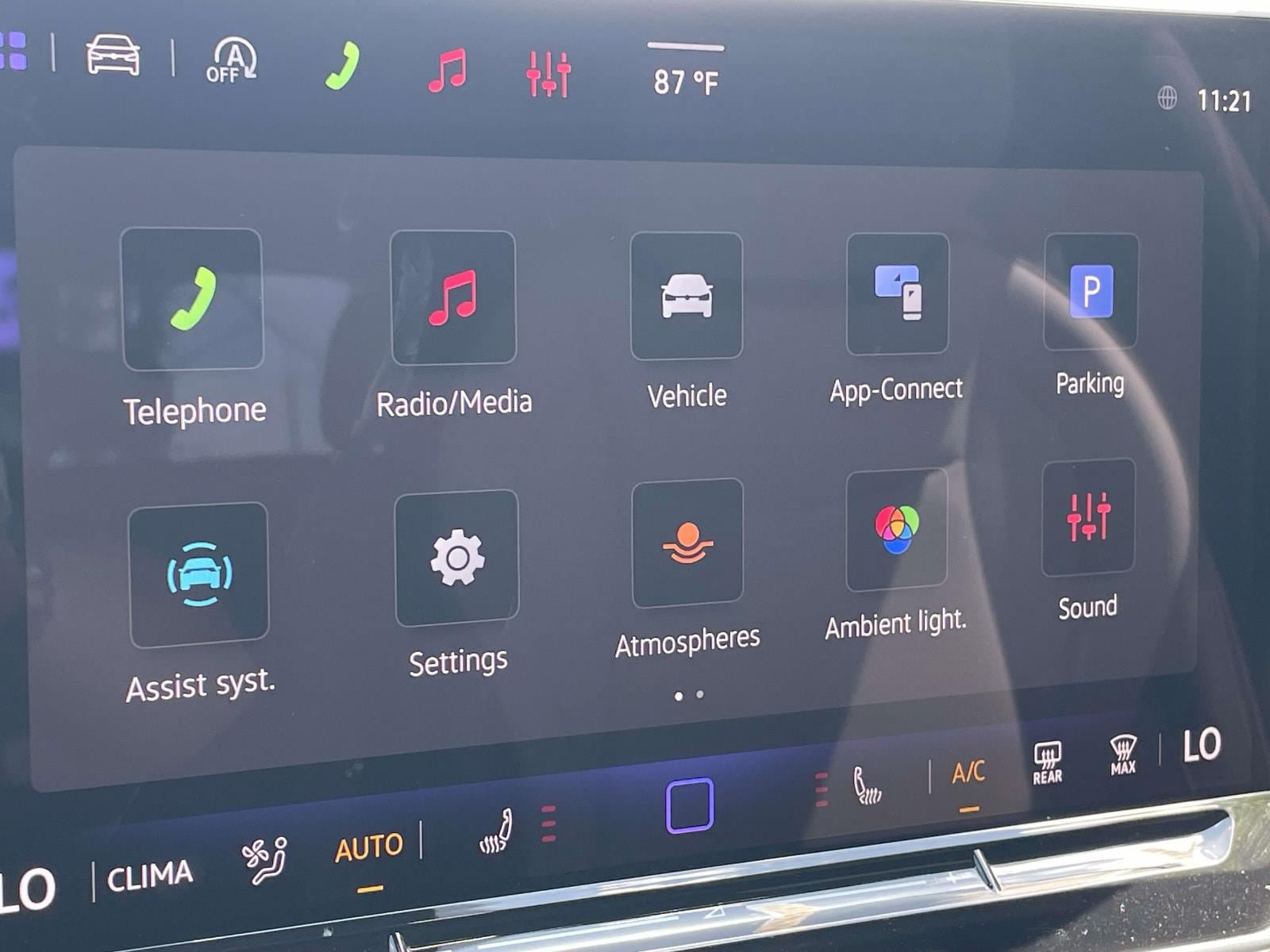 New 2026 Volkswagen Tiguan SE R-Line FWD image 29