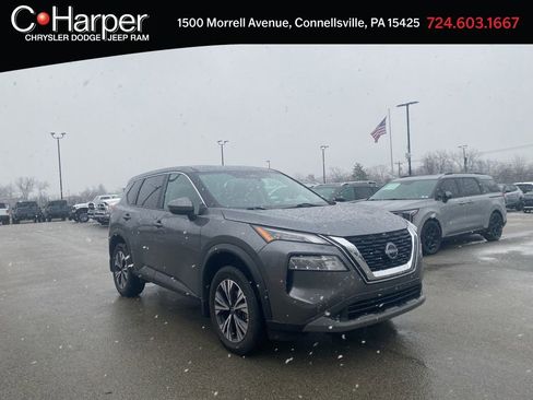 Used 2022 Nissan Rogue SV image 1