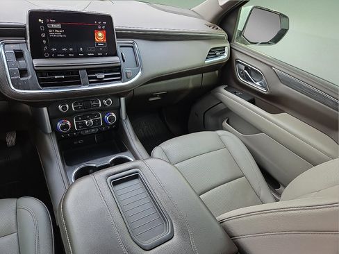 Used 2023 GMC Yukon SLT image 13