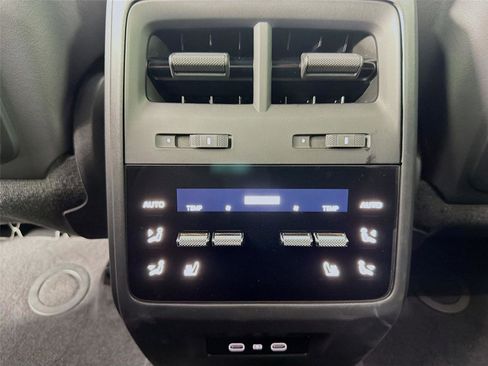 New 2025 Porsche Macan 4S Electric image 17