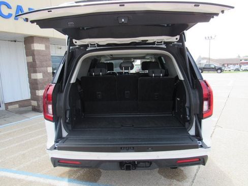 Used 2025 Ford Expedition Active AWD/4WD image 42