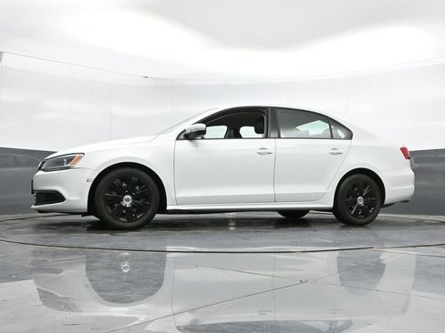 Used 2014 Volkswagen Jetta SE FWD image 34
