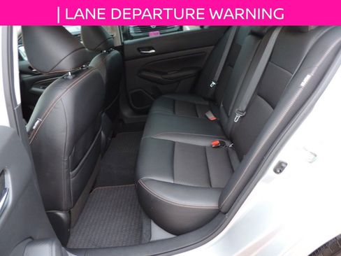 Certified 2021 Nissan Altima 2.5 SR w/ SR Premium Package image 18