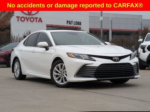 Used 2024 Toyota Camry LE w/ Convenience Package image 2