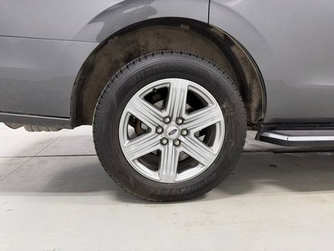 Used 2021 Ford Expedition XLT AWD/4WD image 9