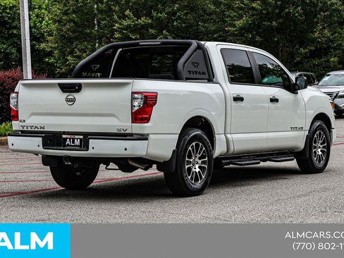Used 2024 Nissan Titan SV w/ SV Convenience Package RWD image 7