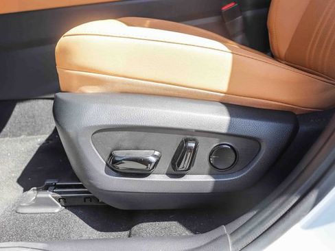 Used 2025 Lexus NX 250 FWD w/ Premium Package image 19