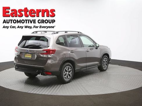 Used 2022 Subaru Forester Premium AWD/4WD image 45