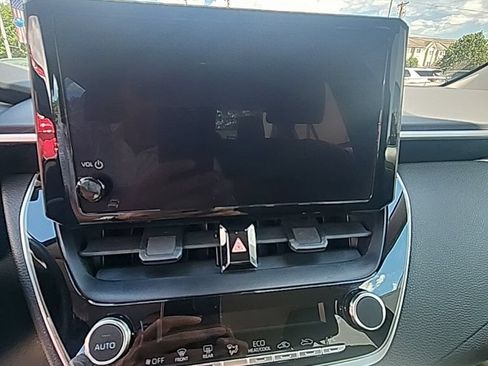 Used 2025 Toyota Corolla LE FWD image 18