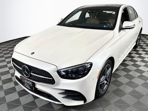 Used 2022 Mercedes-Benz E 350 4MATIC Sedan image 3
