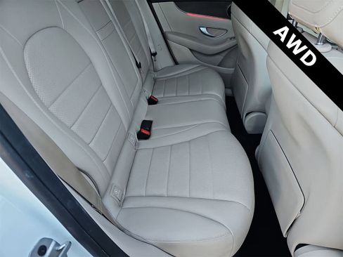 Used 2022 Mercedes-Benz GLC 300 4MATIC w/ Premium Package Lite image 17