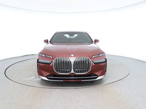 Used 2024 BMW i7 eDrive50 image 8