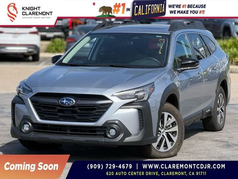 Used 2025 Subaru Outback Premium image 1