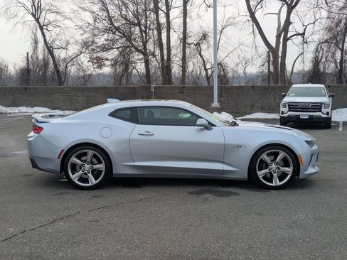 Used 2018 Chevrolet Camaro SS image 2