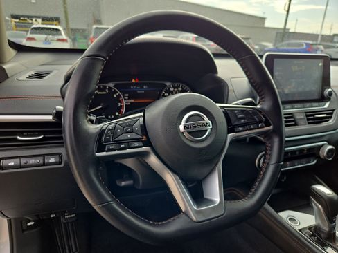 Used 2020 Nissan Altima 2.5 SR FWD image 14