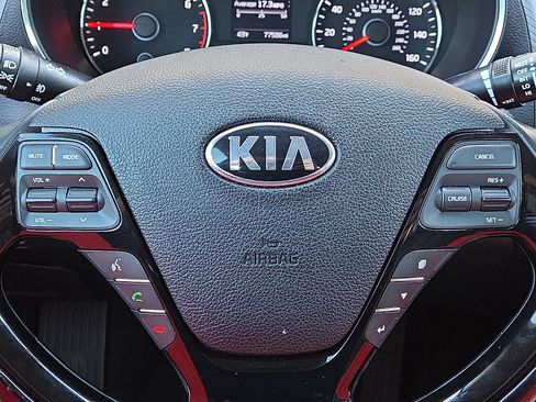 Used 2018 Kia Forte EX image 17