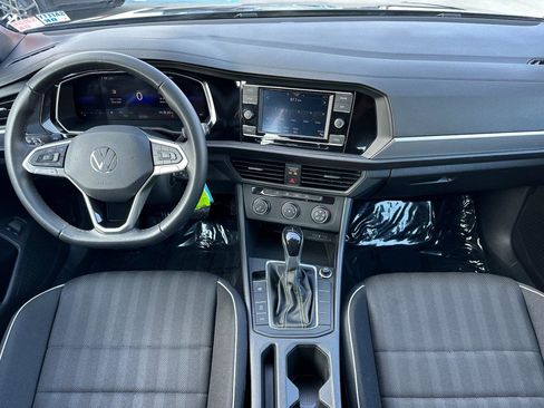 Used 2022 Volkswagen Jetta Sport image 12