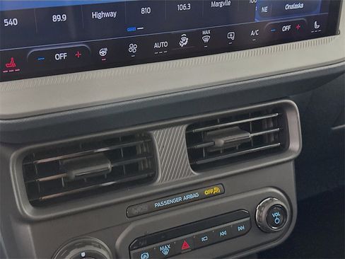 New 2025 Ford Maverick Lariat w/ Black Appearance Package image 18