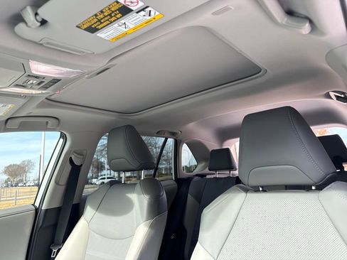 Used 2025 Toyota RAV4 Limited image 25