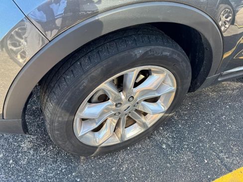 Used 2015 Ford Explorer Limited w/ Equipment Group 302A AWD/4WD image 5