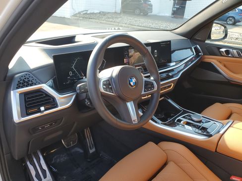 Certified 2024 BMW X5 xDrive40i w/ M Sport Package image 10