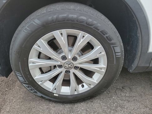 Used 2019 Volkswagen Tiguan SE image 6