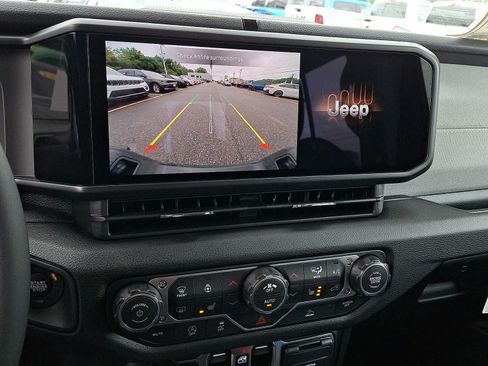 New 2026 Jeep Gladiator Sport AWD/4WD image 12