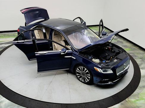 Used 2018 Lincoln Continental Reserve AWD/4WD image 38