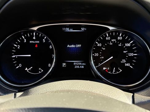 Used 2015 Nissan Rogue SV w/ SV Moonroof Package image 18