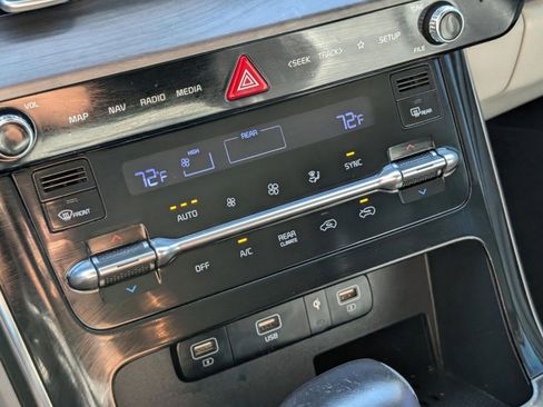 Certified 2023 Kia Carnival EX image 38