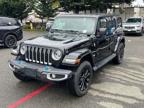 Used 2022 Jeep Wrangler Unlimited Sahara image 5