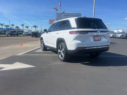 Used 2022 Jeep Grand Cherokee Limited 4xe w/ Luxury Tech Group II image 8