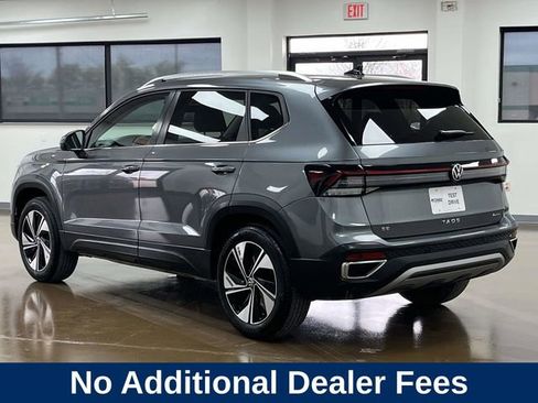 Used 2025 Volkswagen Taos SE AWD/4WD image 8