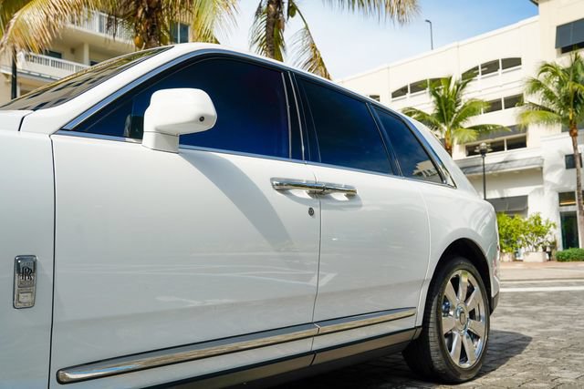 Used 2022 Rolls-Royce Cullinan AWD/4WD image 11