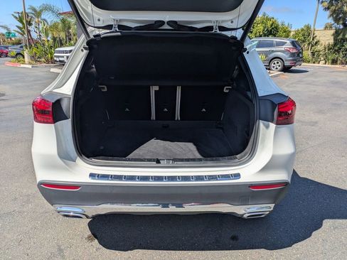 Used 2025 Mercedes-Benz GLA 250 4MATIC image 31