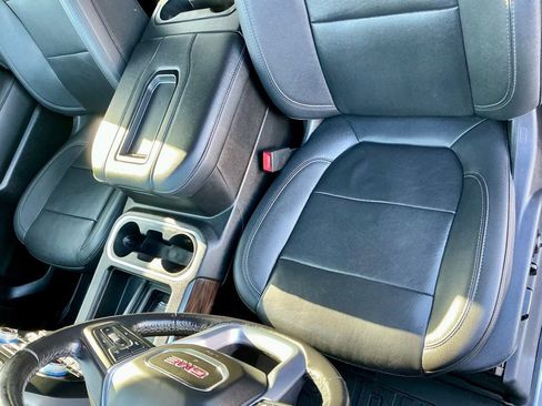 Used 2021 GMC Sierra 1500 SLT image 42