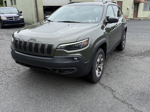Used 2021 Jeep Cherokee Trailhawk w/ Sun, Sound & Nav Group AWD/4WD image 3