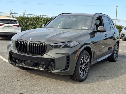 New 2026 BMW X5 xDrive40i w/ M Sport Package AWD/4WD image 2