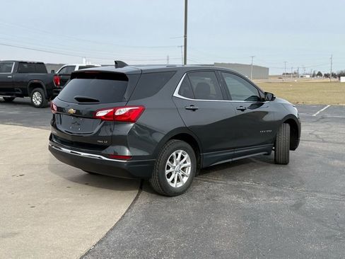 Used 2019 Chevrolet Equinox LT image 2