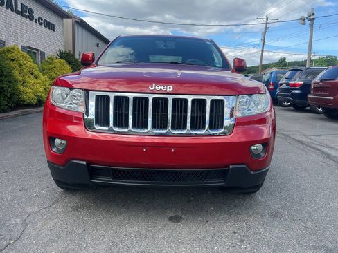 Used 2011 Jeep Grand Cherokee Laredo AWD/4WD image 3