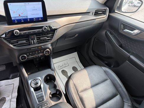 Used 2020 Ford Escape Titanium AWD/4WD image 22
