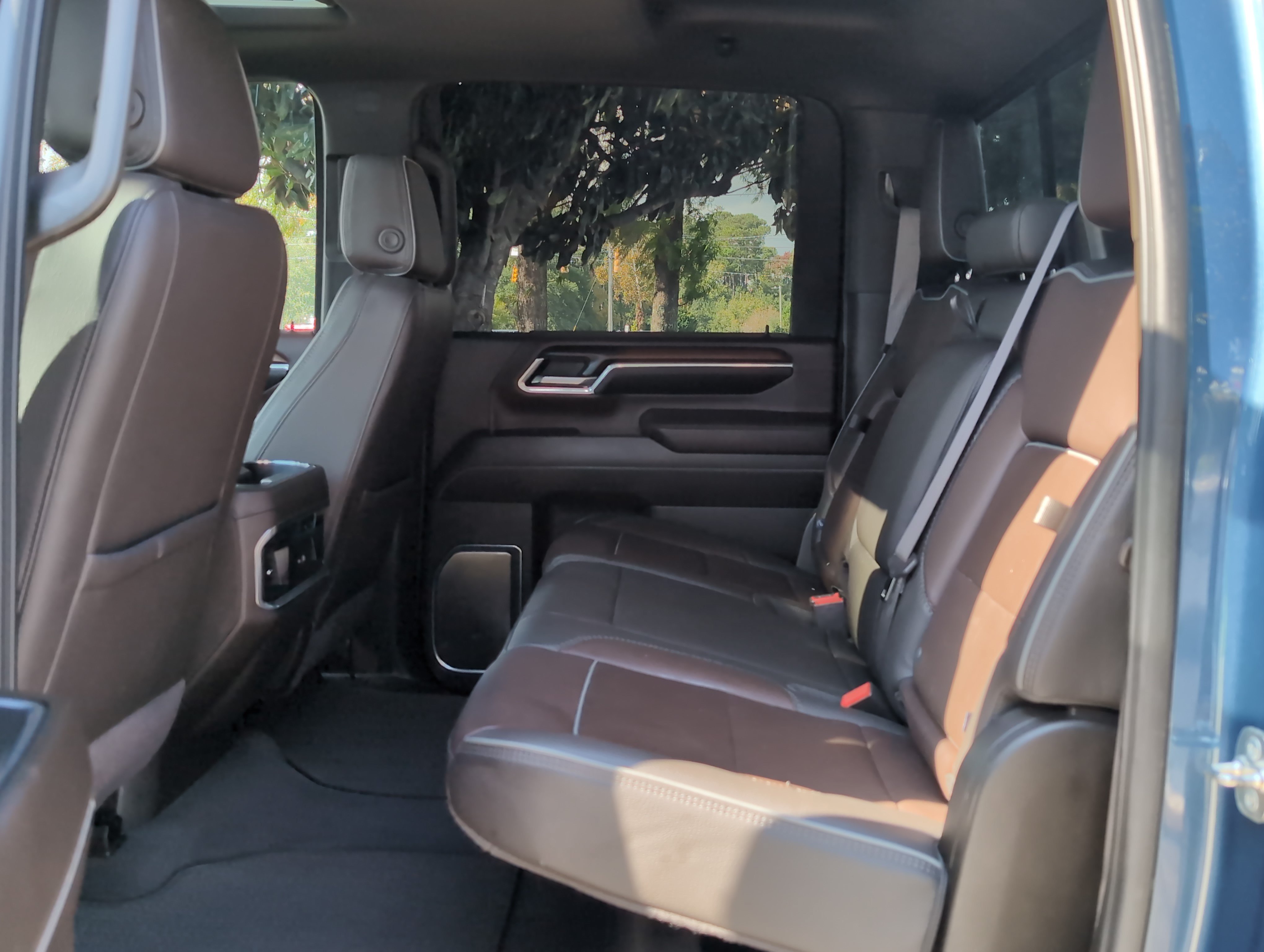 Used 2025 GMC Sierra 3500 Denali w/ Denali Reserve Package AWD/4WD image 30