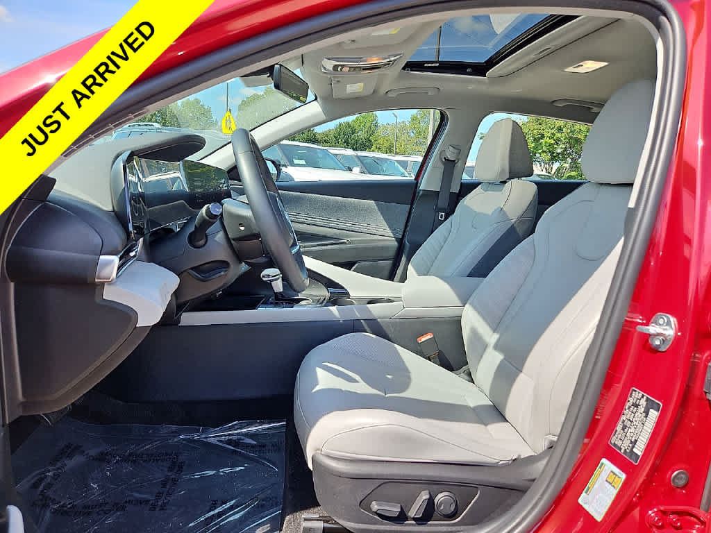 Used 2024 Hyundai Elantra Limited FWD image 12
