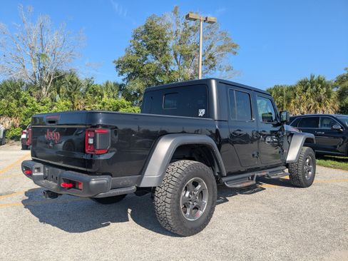 Used 2023 Jeep Gladiator Rubicon w/ LED Lighting Group AWD/4WD image 5