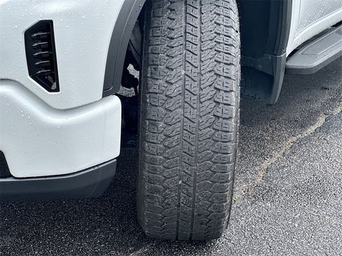 Used 2025 GMC Sierra 1500 AT4 w/ AT4 Premium Package image 25