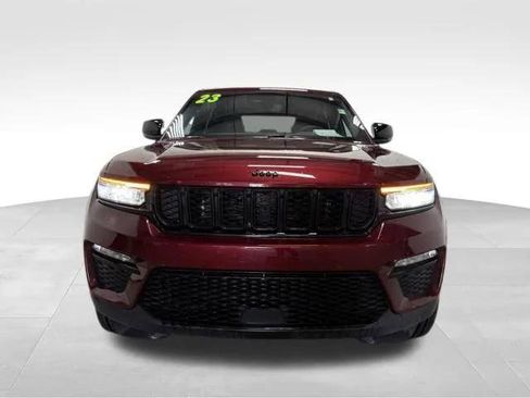 Certified 2024 Jeep Grand Cherokee Limited w/ Black Appearance Package image 5