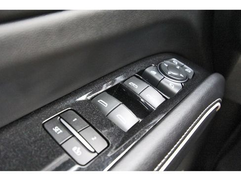 Used 2023 Cadillac Escalade Premium Luxury RWD image 21