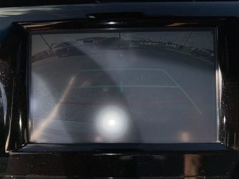 Used 2018 Toyota Camry SE FWD image 17