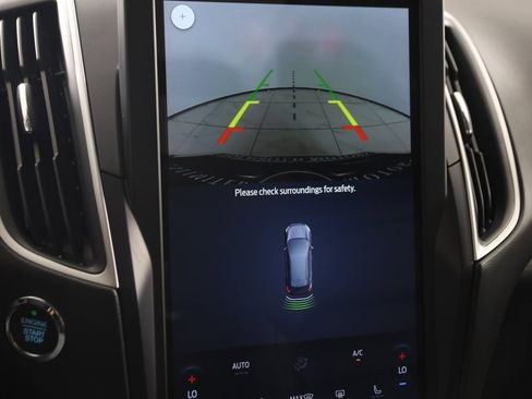 Used 2024 Ford Edge SEL w/ Convenience Package image 9