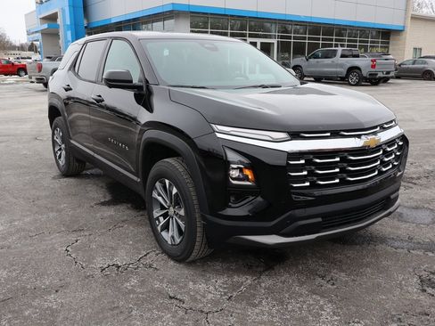 New 2026 Chevrolet Equinox LT image 2